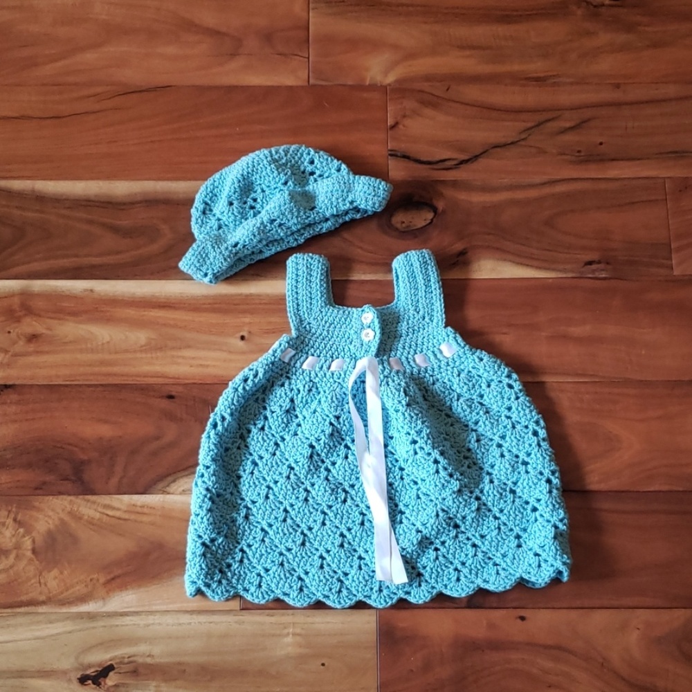 🍭5 for $15 knitted infant dress